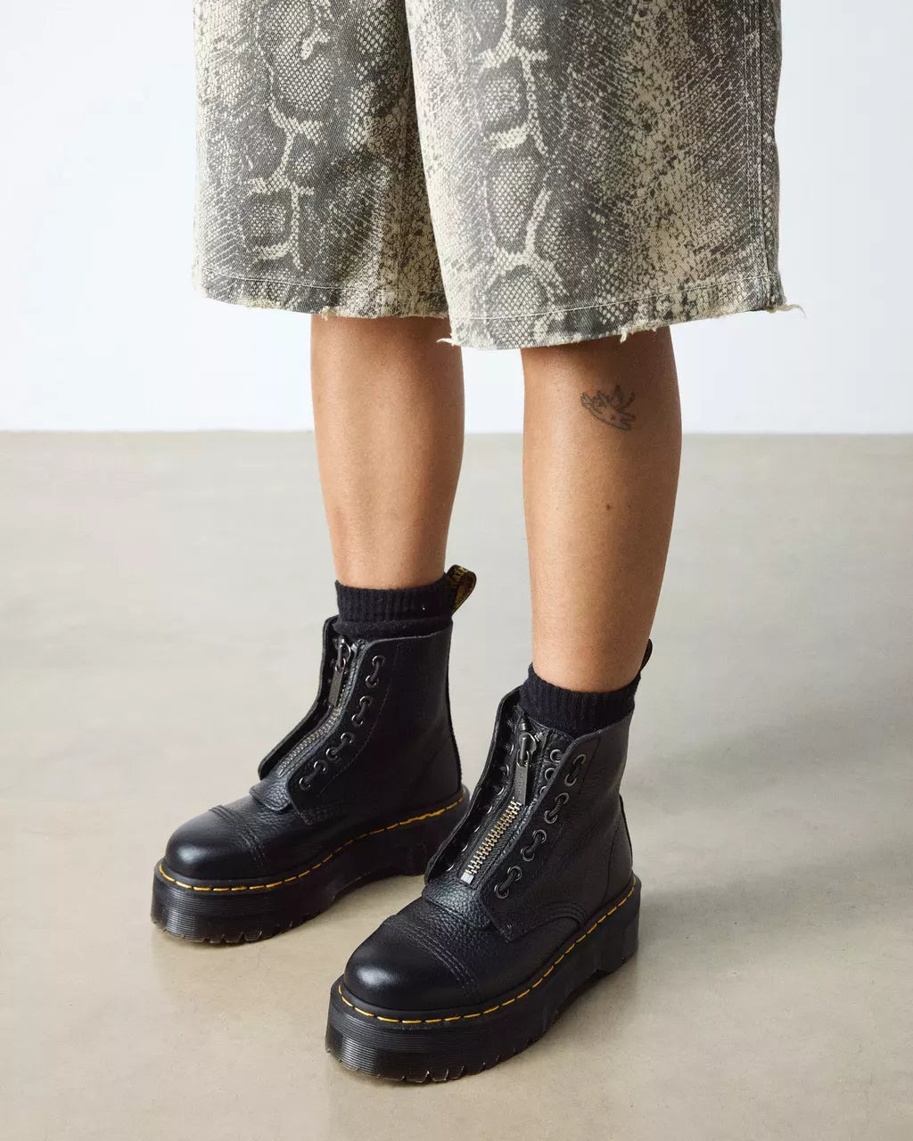 Dr. Martens Women’s Black Leather Ankle Boots – Fall/Winter Lace-Up Style