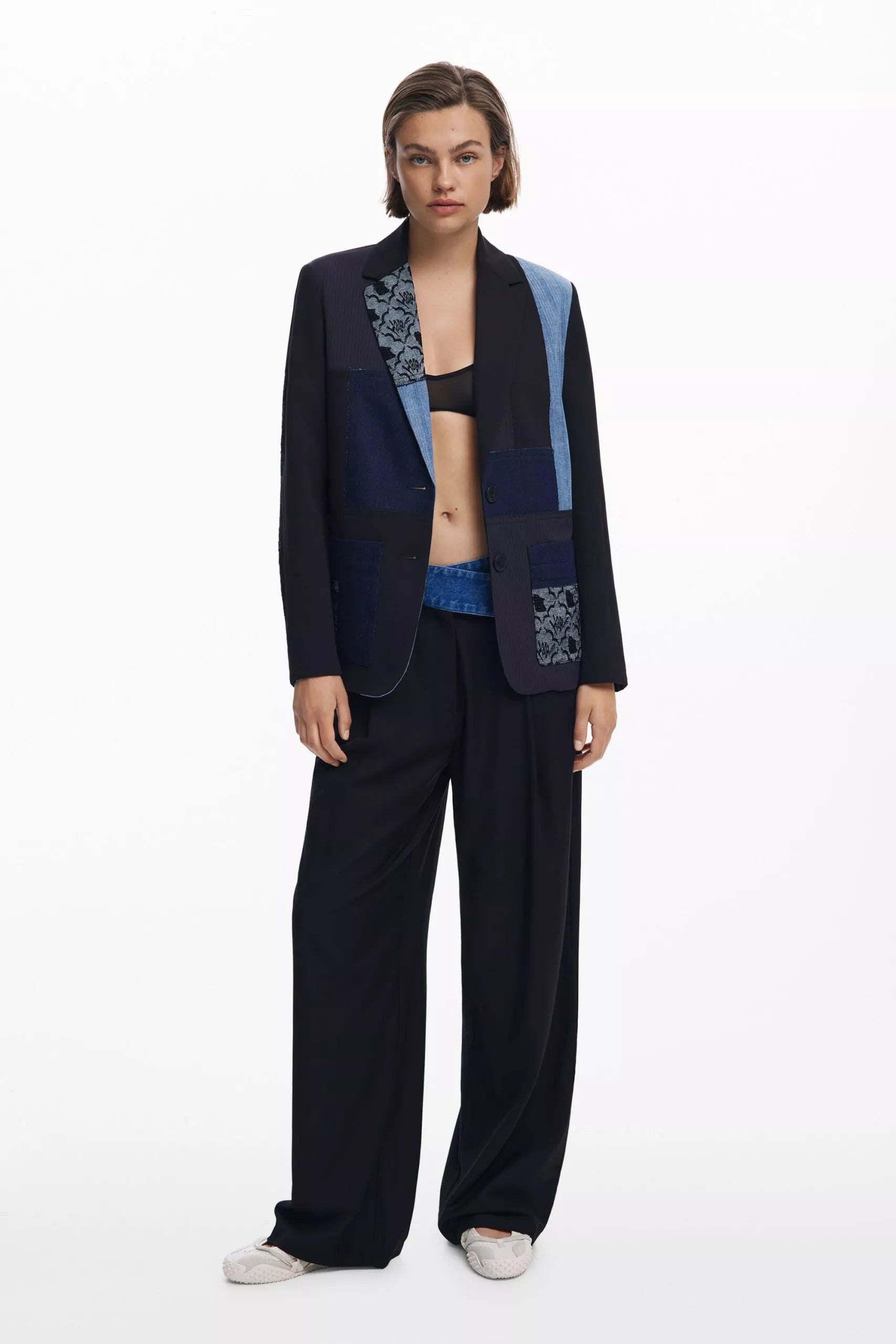 Desigual Women’s Black Blazer – Elegant and Chic for Fall/Winter